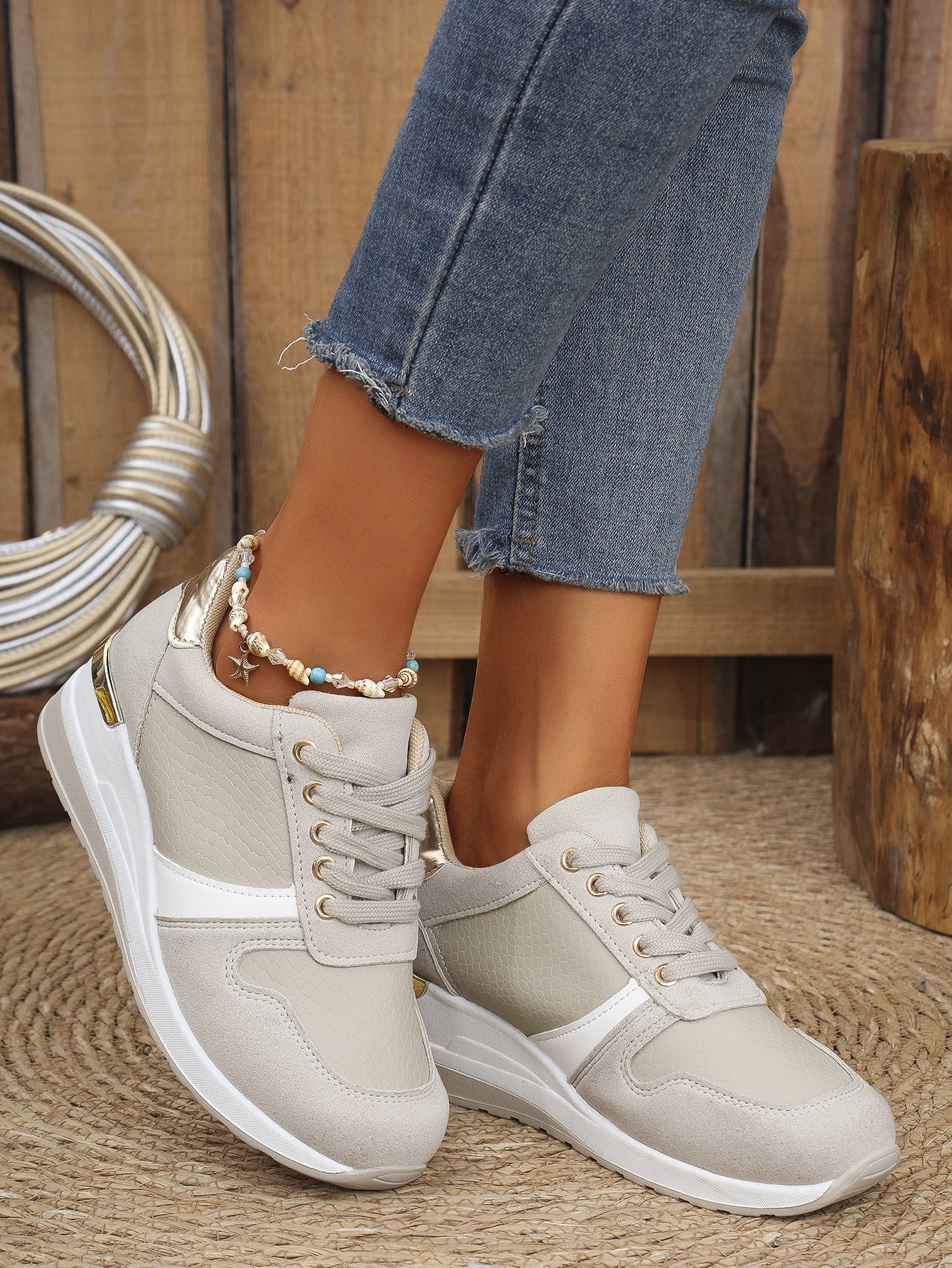 Damen Sneaker Mit Rutschfester Sohle Und Elegantem Design