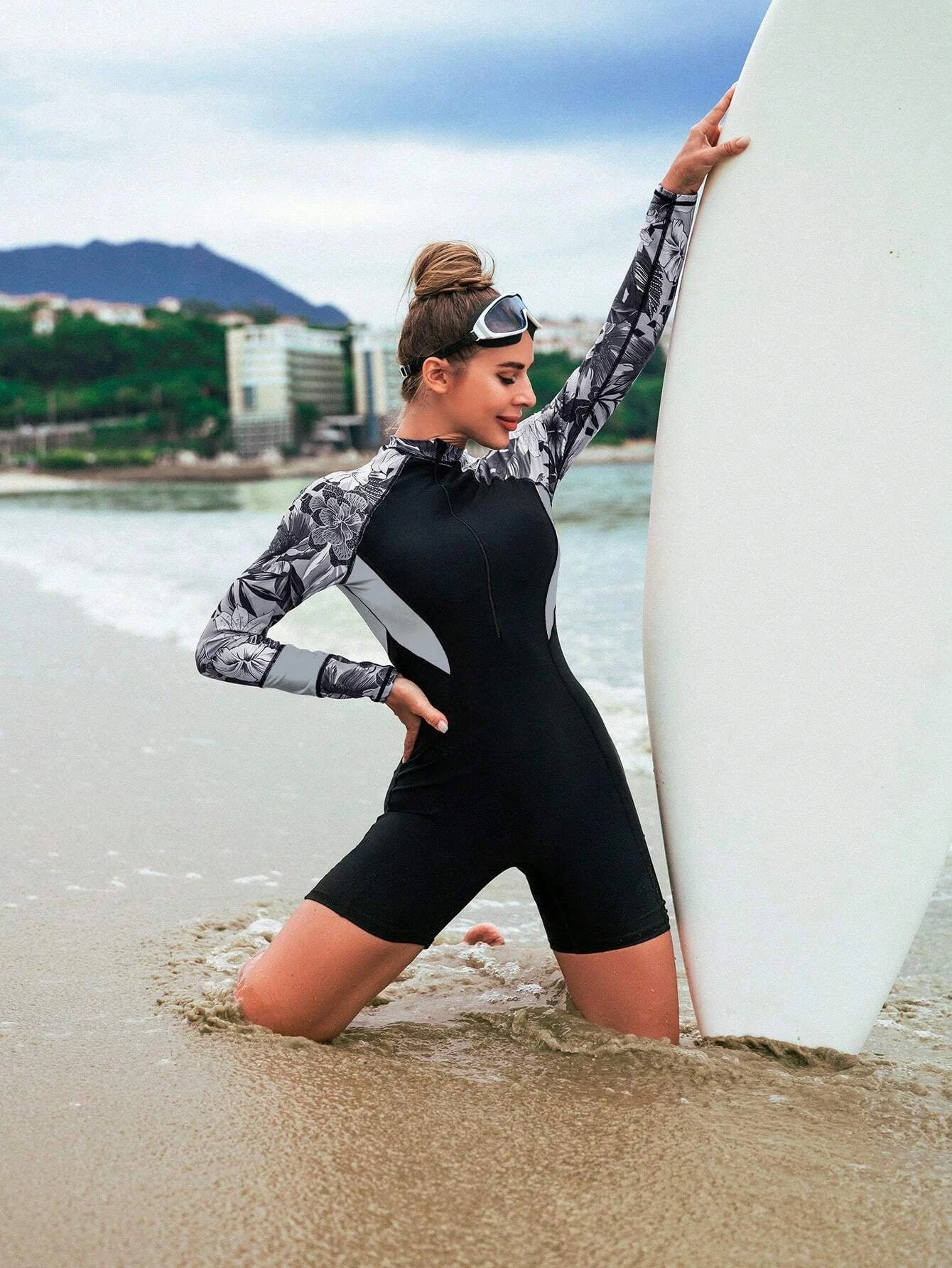 Damen Modischer Neoprenanzug Mit Langen Ärmeln Und Floral Muster