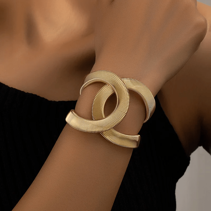 Goldene Doppelarmband Elegant Vielseitig