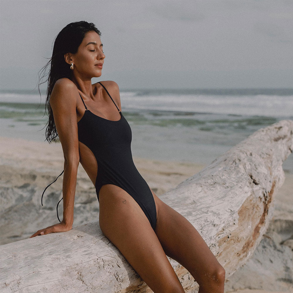 Badeanzug Minimalist O-Ring Hochleg Scrunch Cheeky