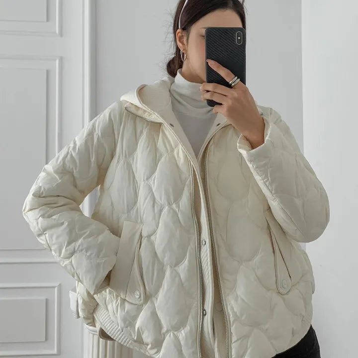 elegante italienische Daunenjacke mit Kapuze für Frauen