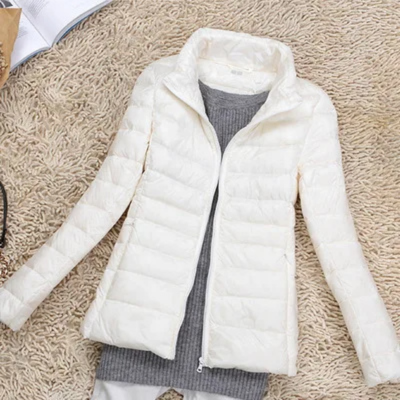 Slim-Fit Damen Daunenjacke mit Stehkragen und durchgehendem Reißverschluss