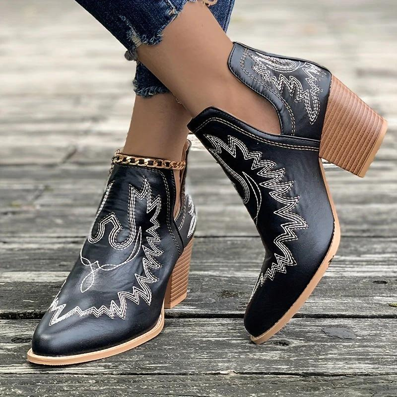 Fudus Damen Western Stiefeletten - Bestickt & Mit Flachem Blockabsatz