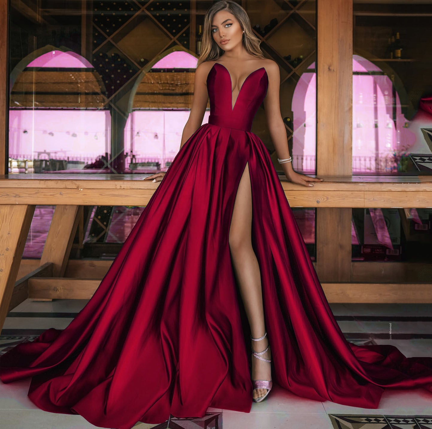 Damen Glamouröses Ballkleid mit V-Ausschnitt