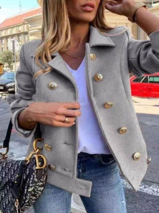 Damen Jacke mit goldenen Knöpfen im kurzen Schnitt