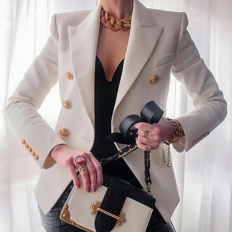 Luxe Damenblazer mit goldenen Knöpfen - schick und elegant