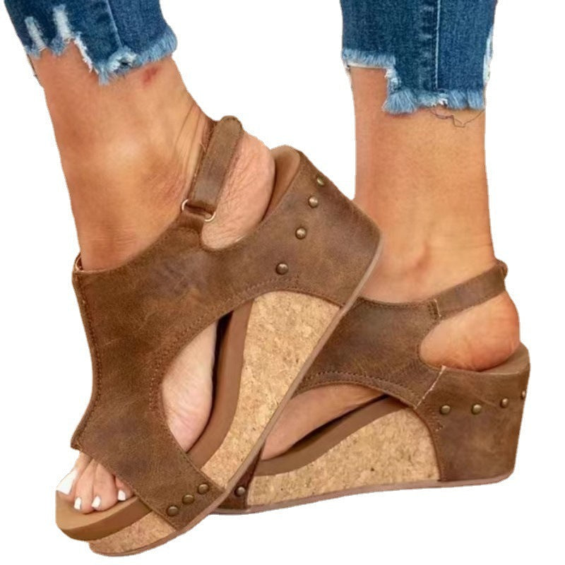 Sandalen Plateau Wedge Peep Toe Nieten