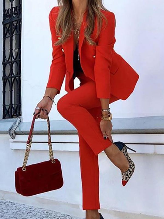 Damen Zweiteilige Kombination Mit Eleganter Hose Und Zweireihigem Blazer