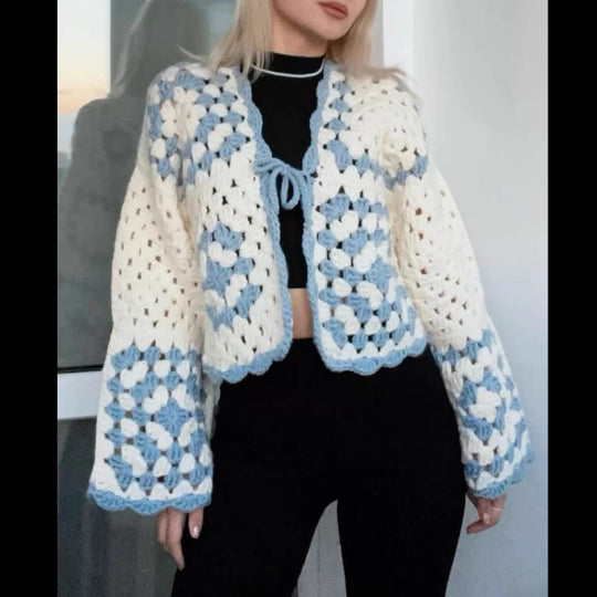 Damen Häkeljacke mit traditionellen Motiven und lässigem Schnitt Fudus