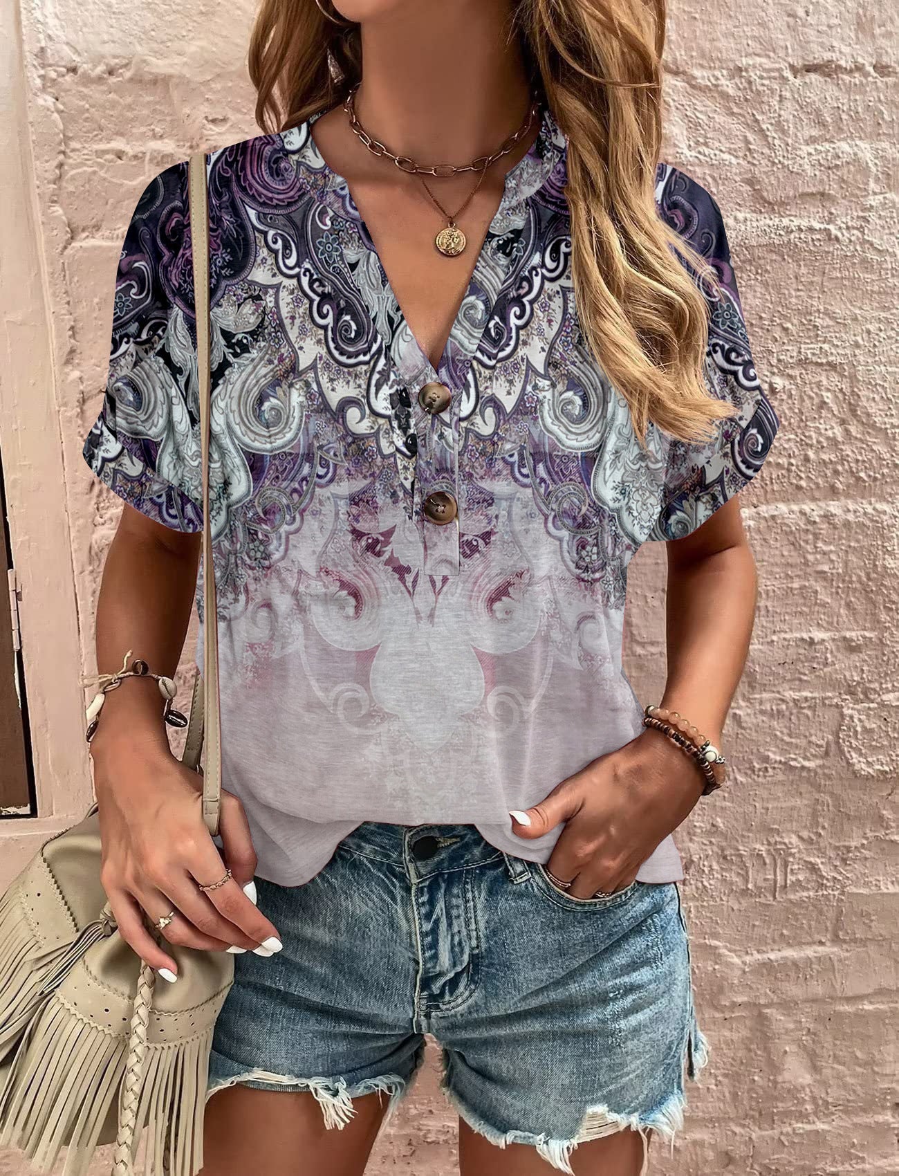 Damen Kurzarm Blusenshirt mit Knopfdetaillierung und trendigem Streifenmuster Fudus