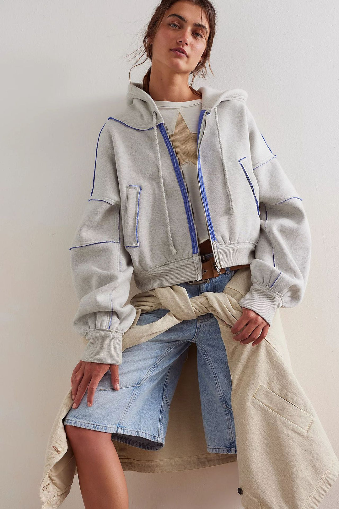 Damen Modischer Kapuzenpullover mit auffälligen Kontrastnähten und großzügigen Taschen Fudus