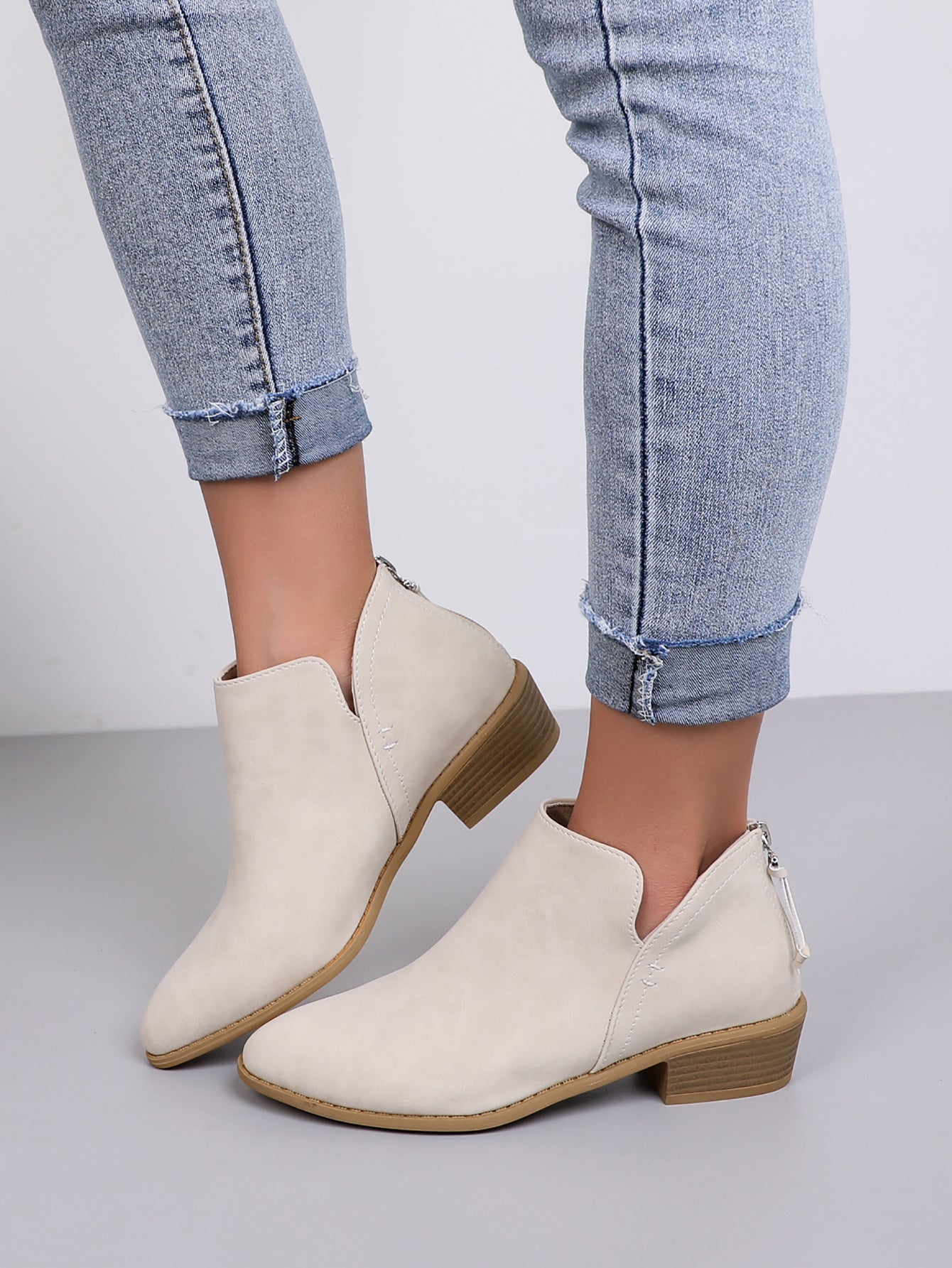 Damen modische Ankle Boots mit seitlichem Reißverschluss und dekorativen Quasten Fudus