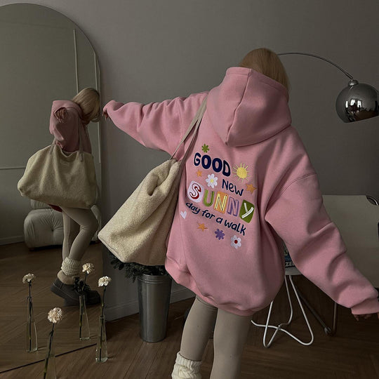 Damen Kapuzenkleid mit buntem Schriftzug und praktischen Taschen Fudus