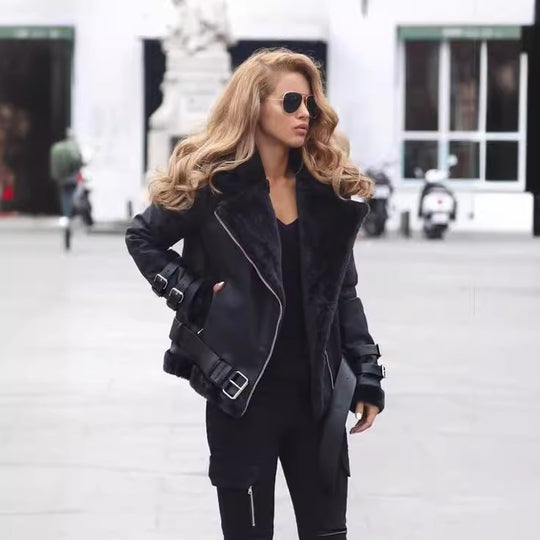 Damen Kunstlederjacke mit abnehmbarem Fellkragen und verstellbarem Gürtel