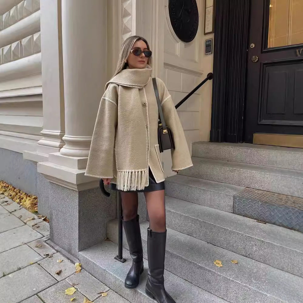 Damen Kuschelige Fleecejacke mit eleganten Fransen und Knopfdetail Fudus