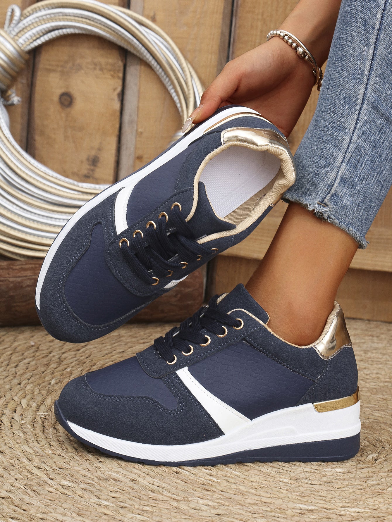 Damen Sneaker Mit Rutschfester Sohle Und Elegantem Design