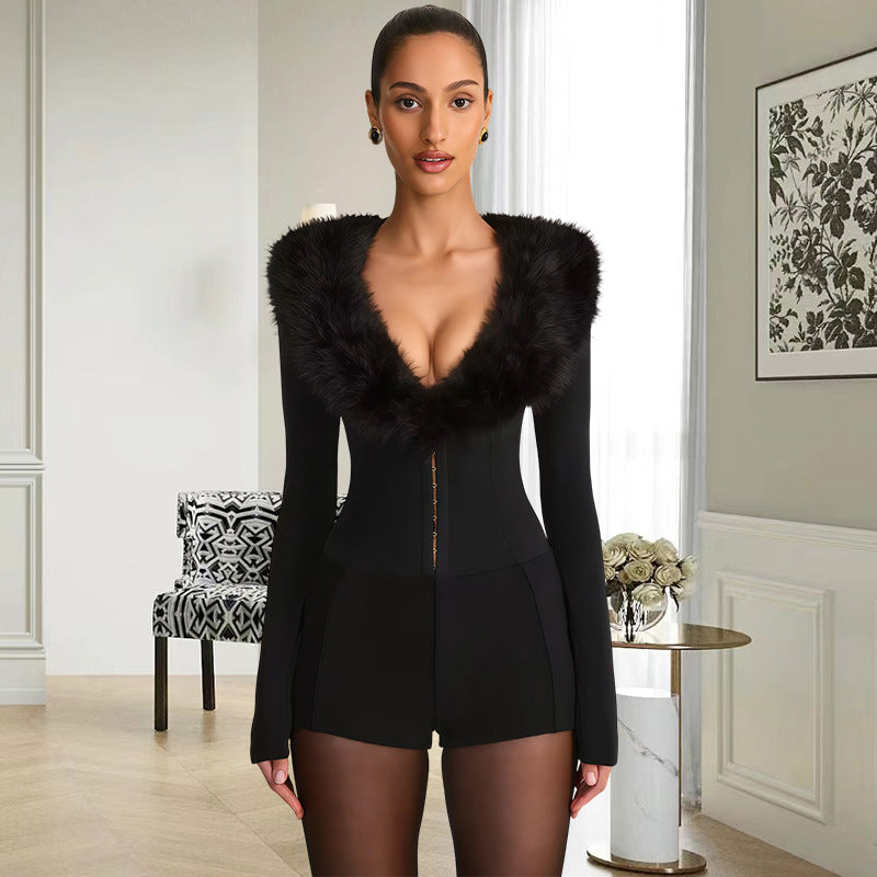 Damen eleganter Playsuit mit luxuriösem Kunstpelzkragen und tiefem V-Ausschnitt Fudus
