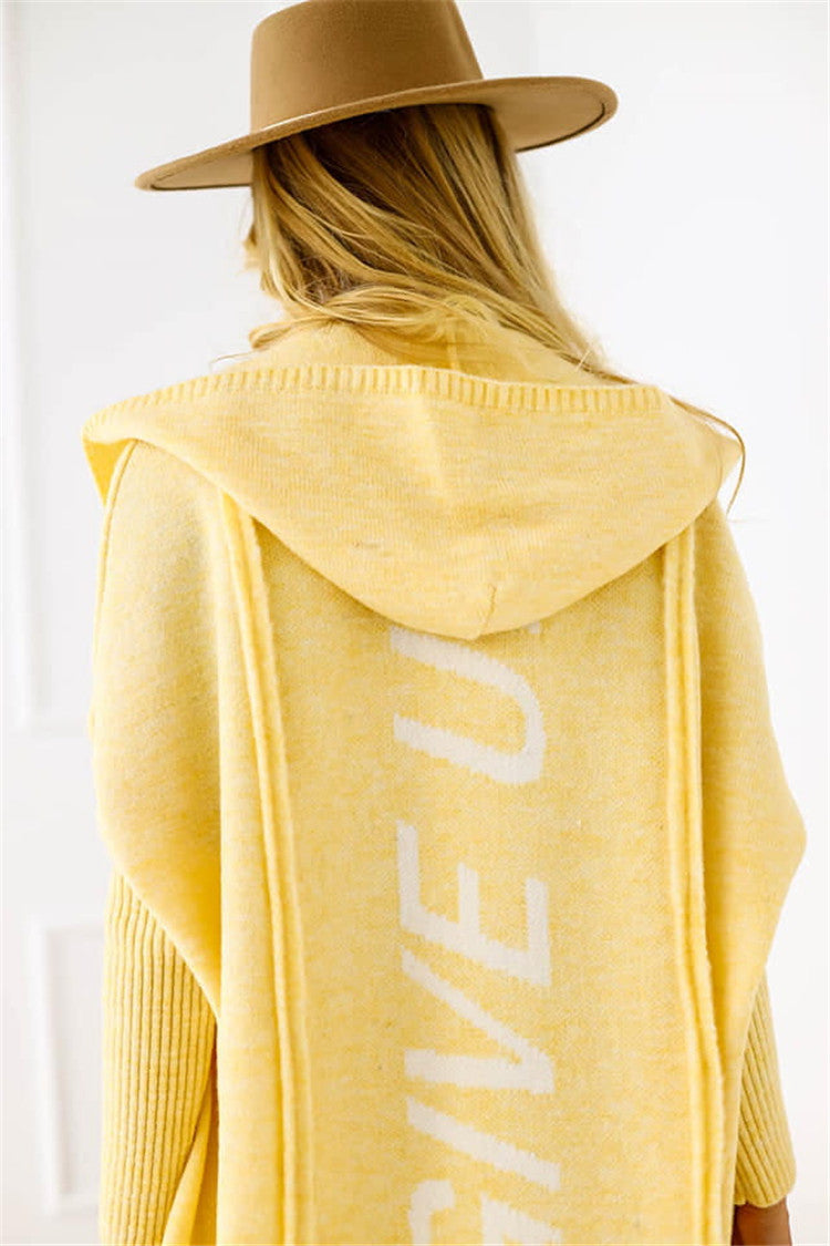 Damen Kapuzenponcho mit modernem Schriftzug Fudus