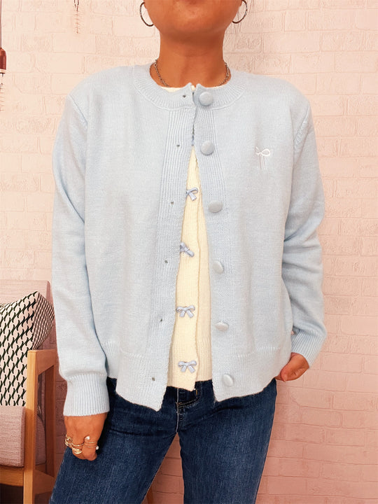 Damen Kuschelweich Strickjacke mit schönen Knöpfen und raffinierten Details Fudus