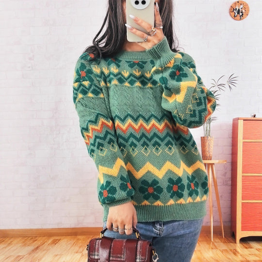 Damen Grobstrickpullover mit buntem Zickzackmuster und floralen Akzenten Fudus