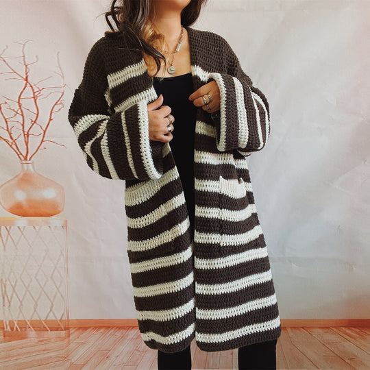 Damen lässige Strickjacke mit breitem Streifenmuster und praktischen Taschen Fudus