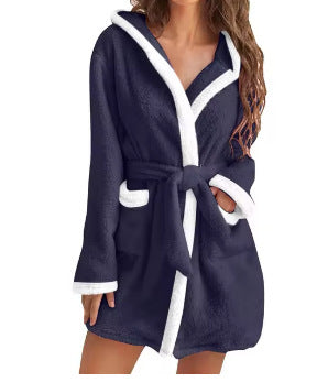 Damen Kuscheliger Fleece-Bademantel mit Kapuze und praktischen Taschen Fudus