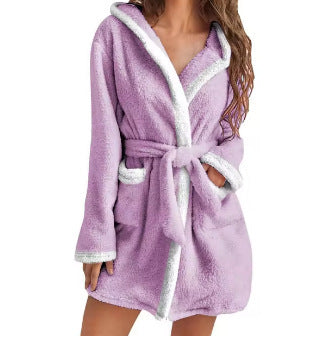 Damen Kuscheliger Fleece-Bademantel mit Kapuze und praktischen Taschen Fudus