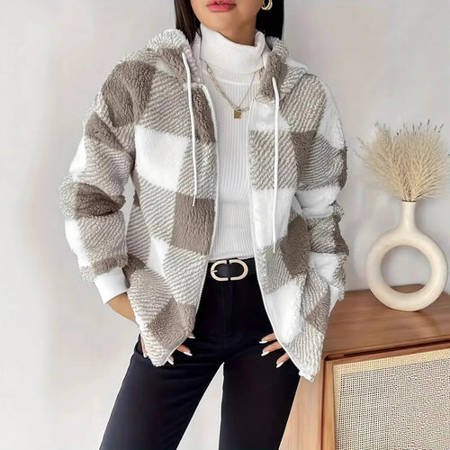 Damen Kuschelige Kapuzenjacke im Karodesign Fudus