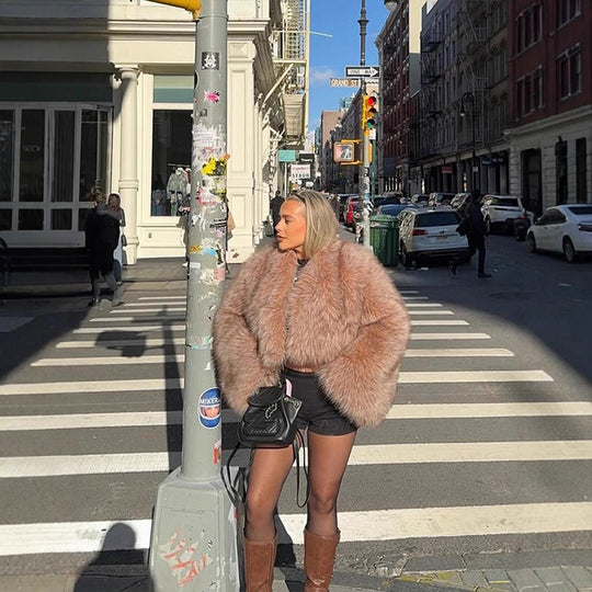 Damen Kunstfelljacke mit voluminösen Ärmeln und modernem Schnitt Fudus