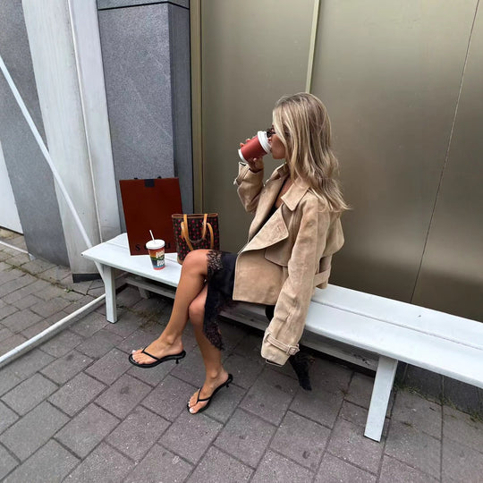 Damen Kunstlederjacke mit breitem Revers und taillierbarem Gürtel Fudus