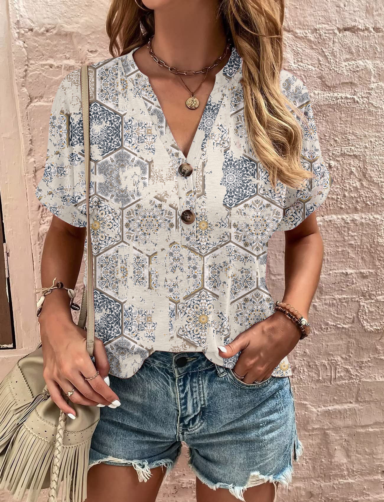 Damen Kurzarm Blusenshirt mit Knopfdetaillierung und trendigem Streifenmuster Fudus