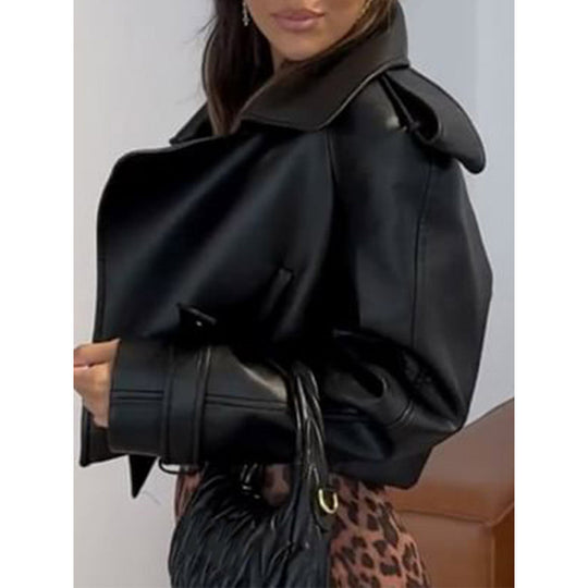 Damen Kurze Kunstlederjacke im Biker-Stil mit strukturierten Details Fudus