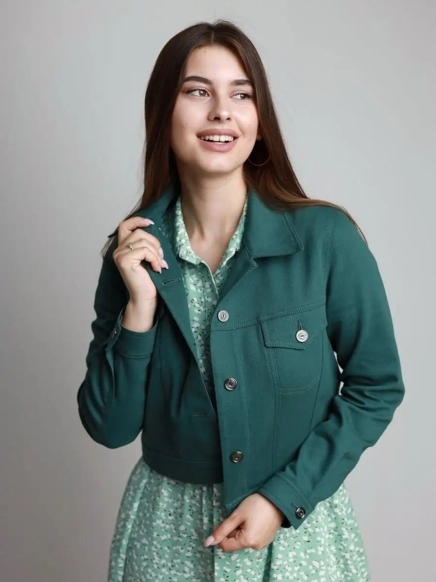 Damen Jeansjacke mit modernem Schnitt und dekorativen Knopfdetails Fudus