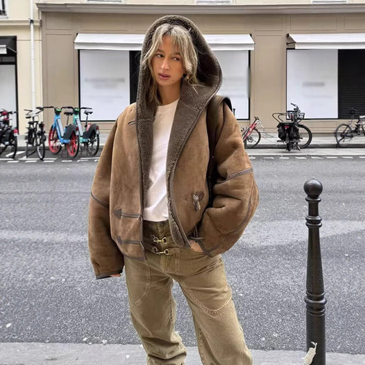 Damen Jacke mit bequemem Fellkragen und innovativen Verschlussdetails Fudus