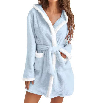 Damen Kuscheliger Fleece-Bademantel mit Kapuze und praktischen Taschen Fudus