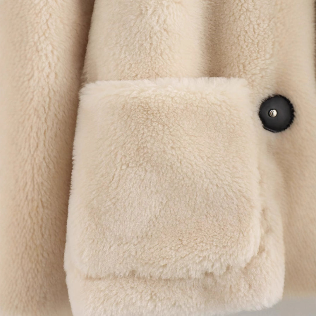 Damen Kunstfelljacke mit praktischen Taschen und dekorativem Druckknopfverschluss Fudus