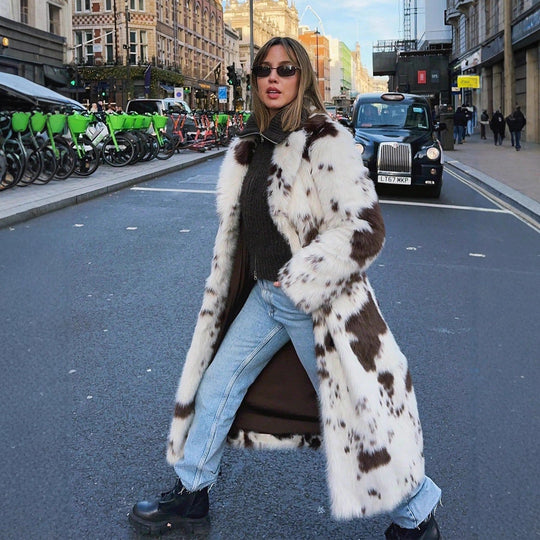 Damen Langhaarmantel mit modischem Punktdesign Fudus