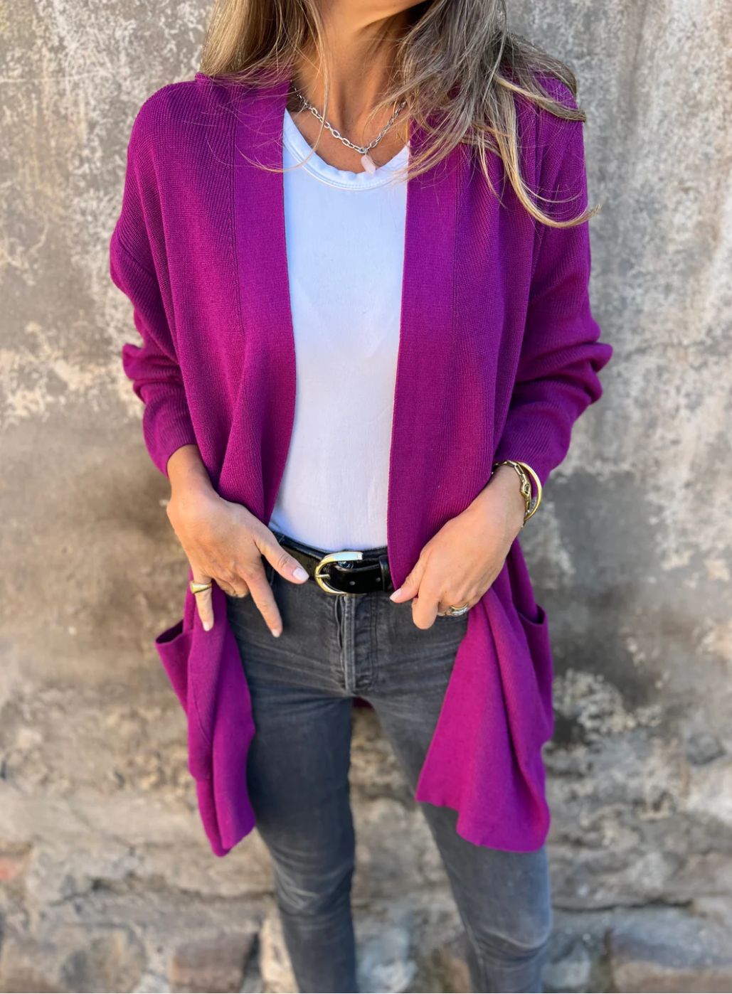 Damen Langstrickjacke mit praktischen Taschen und elegantem V-Ausschnitt Fudus