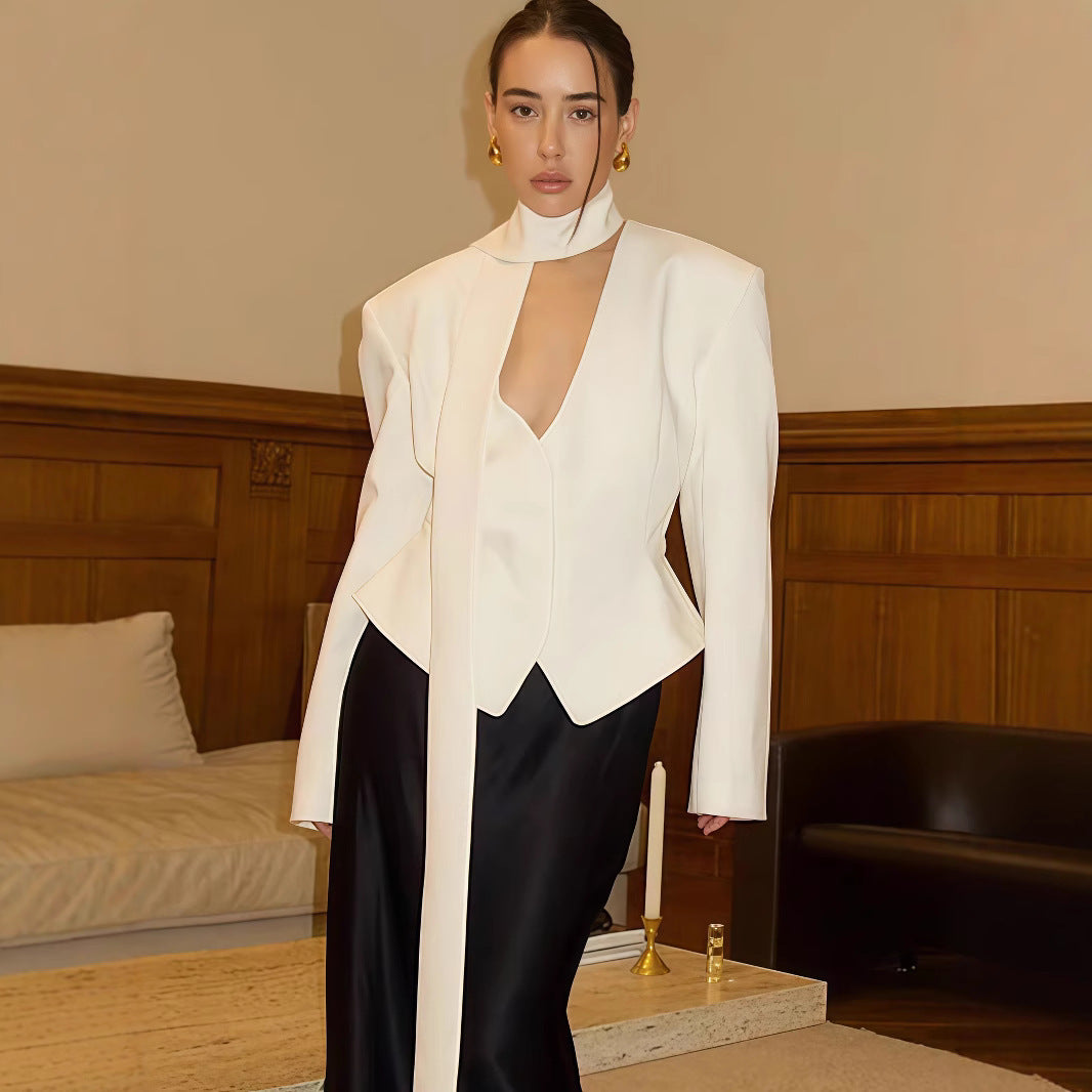 Damen Elegante gestreifte Bluse mit schmeichelndem V-Ausschnitt und schmalem Gürtel Fudus