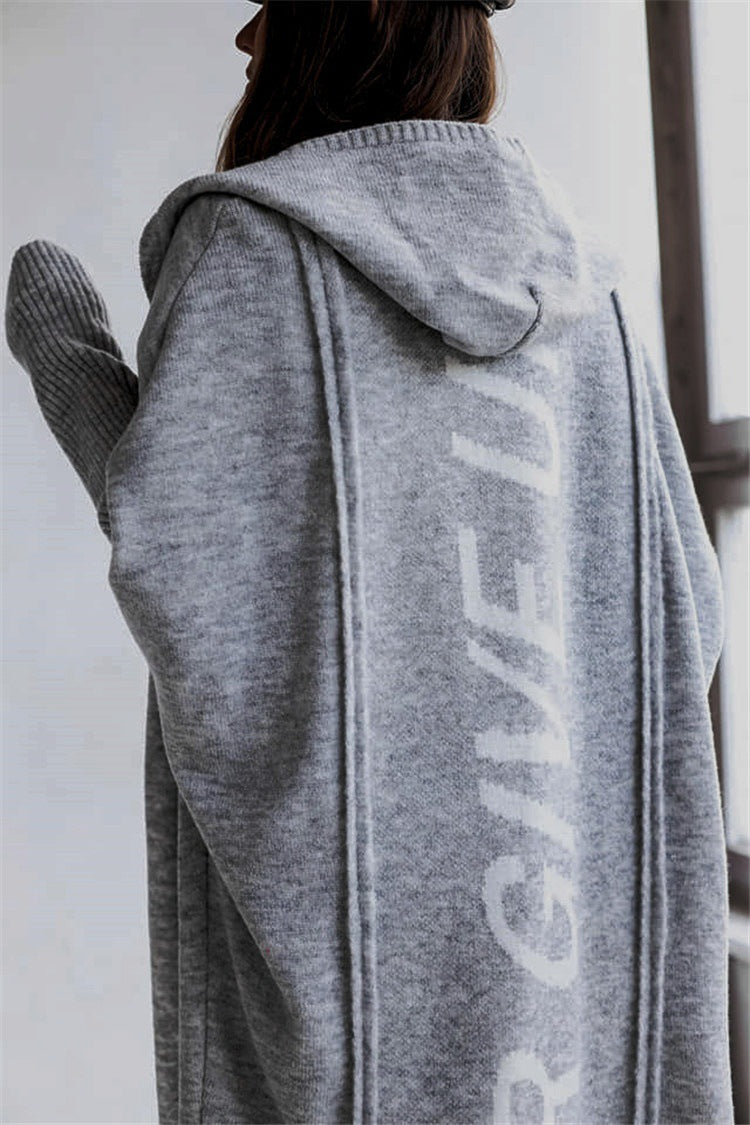 Damen Kapuzenponcho mit modernem Schriftzug Fudus