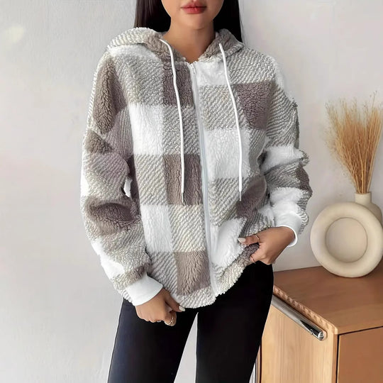 Damen Kuschelige Kapuzenjacke im Karodesign Fudus