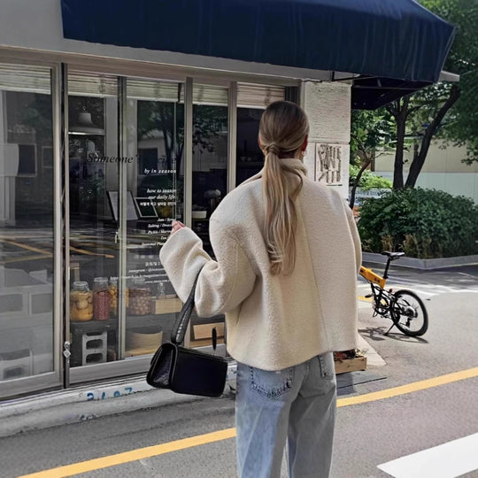 Damen kuschelige und stylische Kurzjacke Fudus