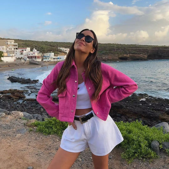 Damen kurze Jacke aus hochwertigem Material mit praktischen Brusttaschen Fudus