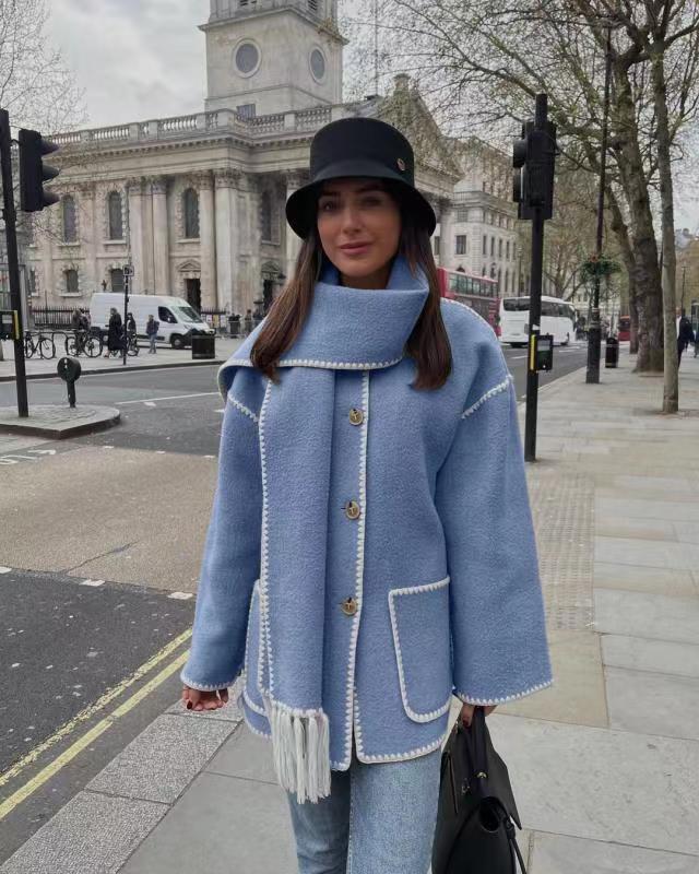 Damen Kuschelige Fleecejacke mit eleganten Fransen und Knopfdetail Fudus