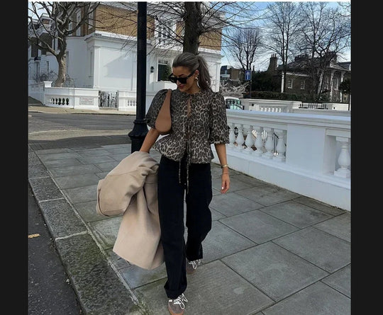 Damen Kurzarmbluse mit raffinierten Rüschendetails Fudus