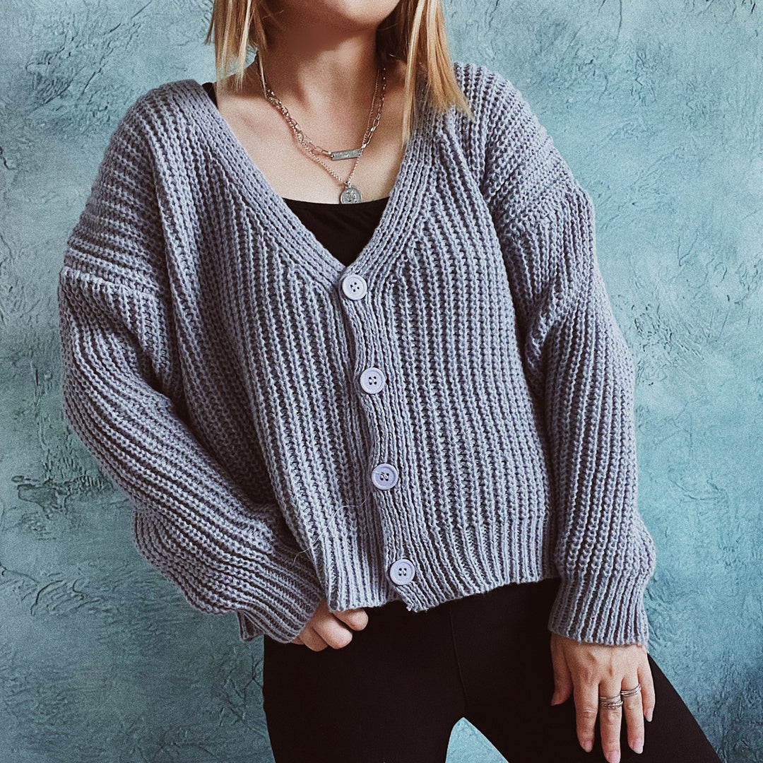 Damen kuschelige Strickjacke mit modernen Knopfdetails und weitem Schnitt Fudus