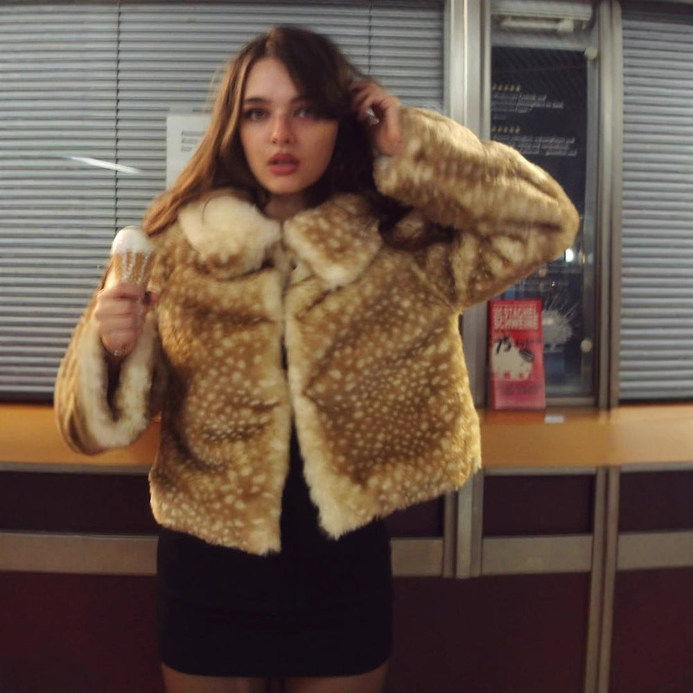 Damen Kunstfelljacke mit weitem Kragen und eleganten Rüschen Fudus