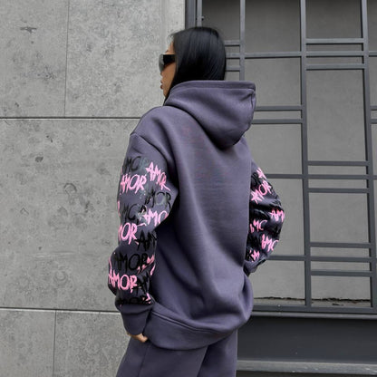 Damen Kapuzenpullover mit kreativem Schriftzug und einzigartigen Ärmelgrafiken Fudus