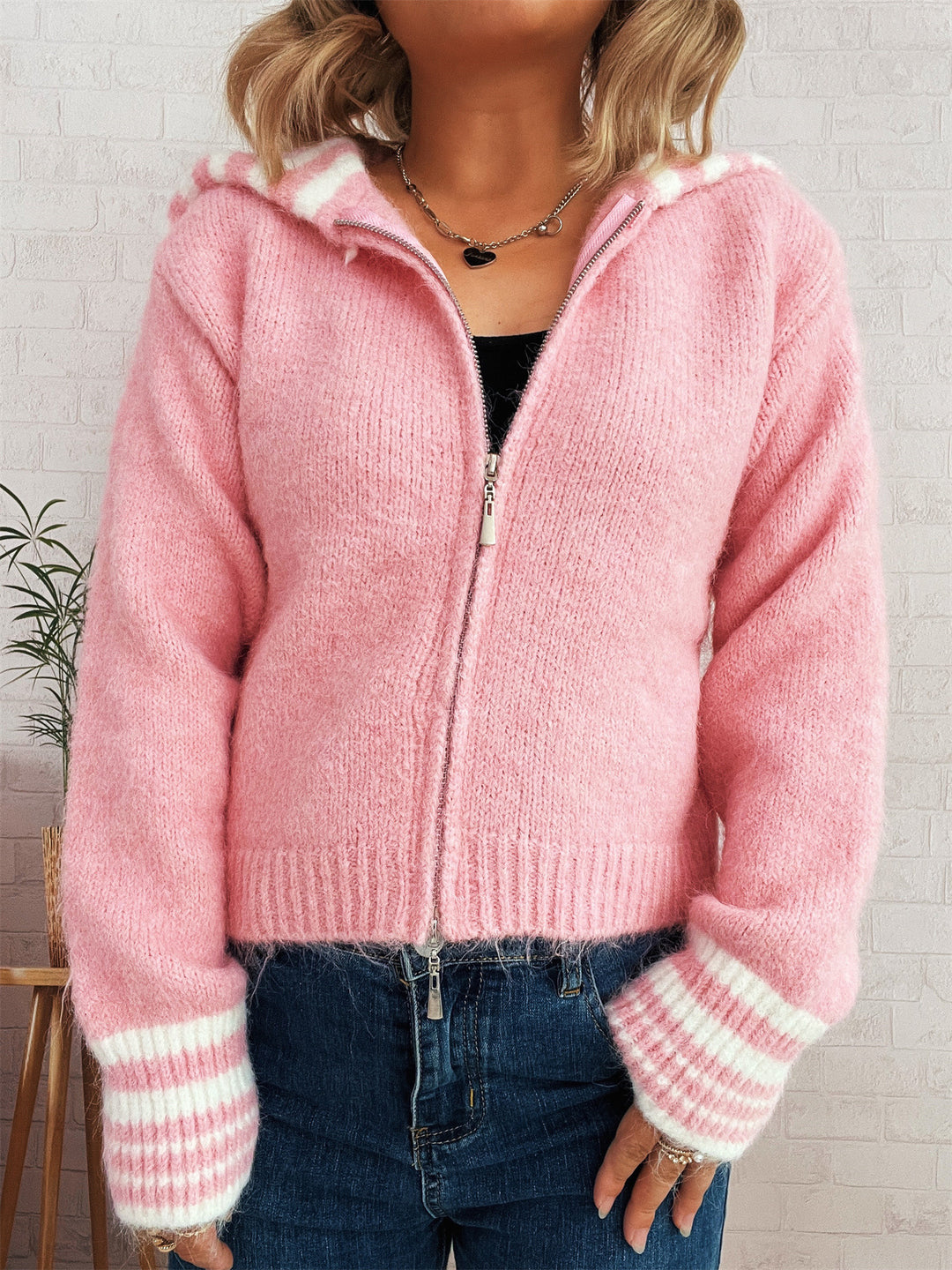 Damen kuschelige Strickjacke mit stilvollem Reißverschluss und modischen Streifen Fudus