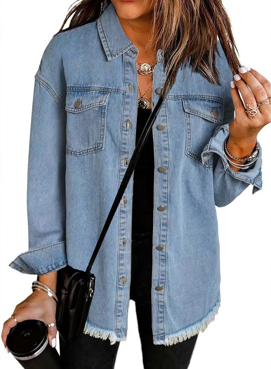 Damen lässige Jeansjacke mit fransigem Saum und klassischen Druckknöpfen Fudus